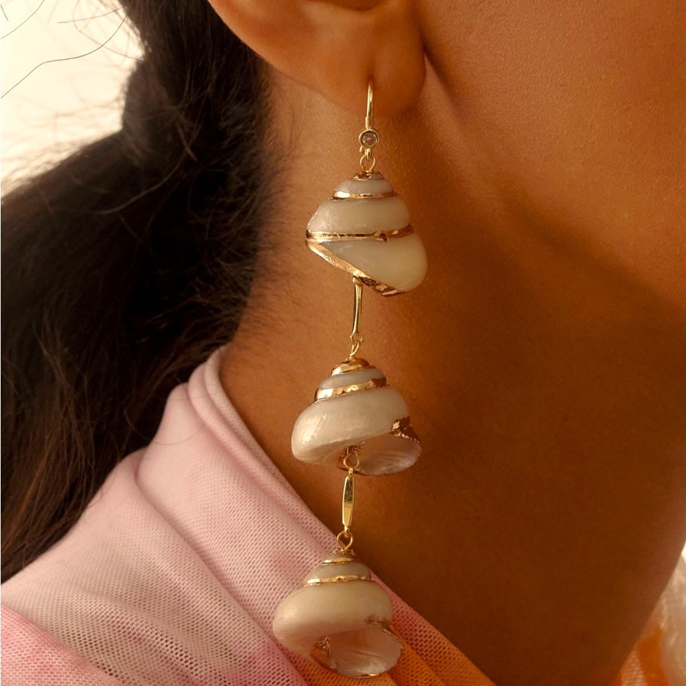 NWT triple shell drop earrings
